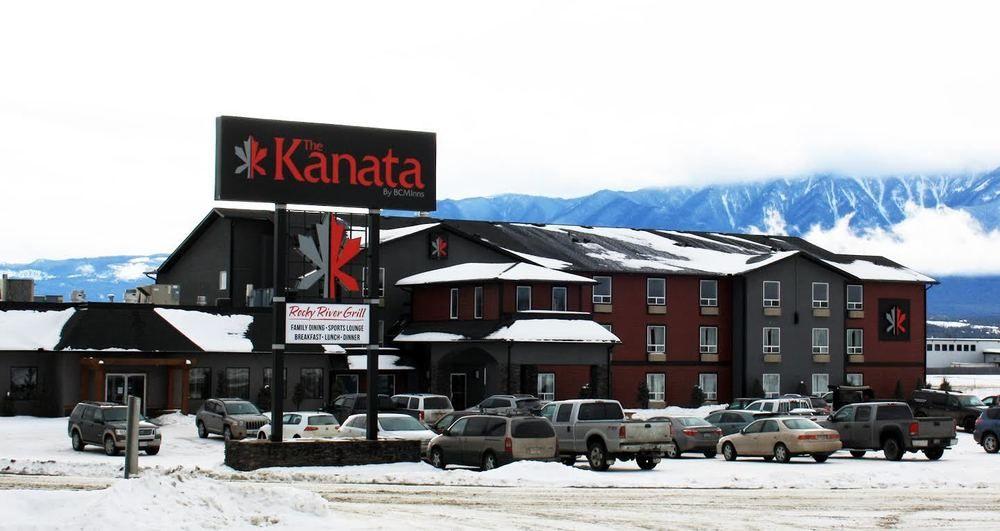 The Kanata Inns Invermere Exterior photo