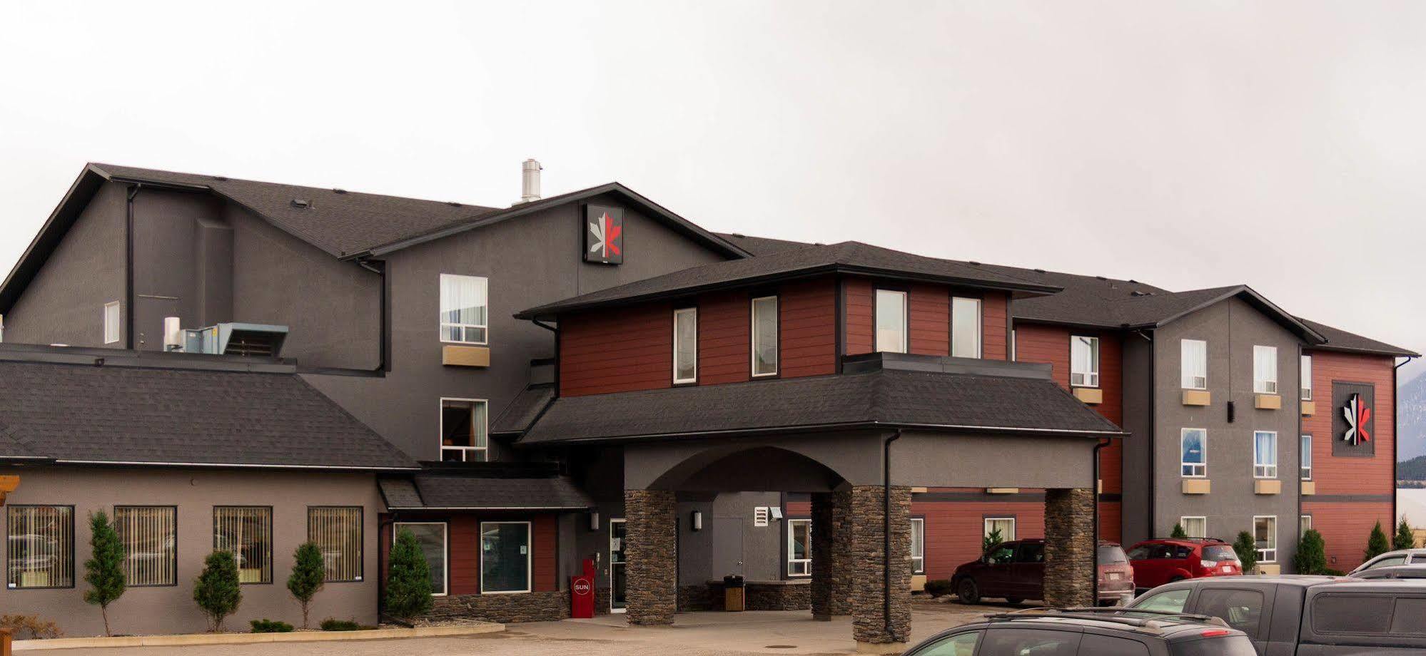 The Kanata Inns Invermere Exterior photo