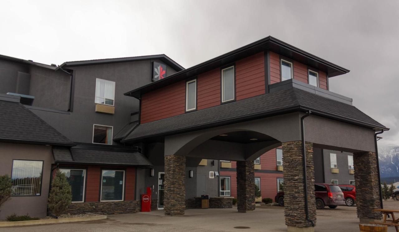 The Kanata Inns Invermere Exterior photo